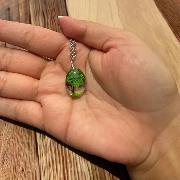 Resin Flower Pressed & Tree Oval Pendant Charm Stainless Steel Necklace - Picture 2 of 3